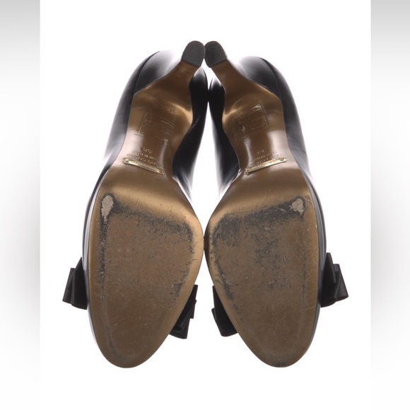 137. Dolce & Gabbana Bow Pumps - Includes Box - Excellent Condition - Picture 5 of 7